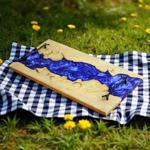 Luxury Wooden Resin Tray, Perfect Housewarming Gift, Personalized Mother's Gift, Handmade Wooden Tray for Coffee Table, Home Décor Accent